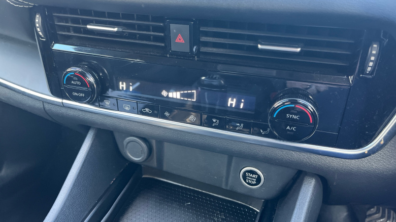 Nissan Qashqai 1.3 DiG-T MH Acenta Premium 5dr Petrol Hatchback